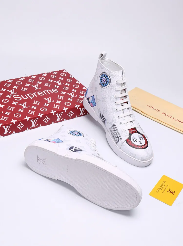 Factory price: 400💰 [LV] Animal series limited edition high-top sports shoes for men, L classic print, new autumn and winter style, original replica, 1:1 Counter quality, the fabric is Italian 🇮🇹 imported cowhide ➕🇮🇹 pure sheepskin lining ➕ original outsole, 🔍🔍 high quality, you can go in and out of the counter at will, welcome to compare, the outsole line will never be unglued, all sellers are welcome to sell in the picture above, can be shipped in one piece, code number: 38-44 (45 codes can be customized)